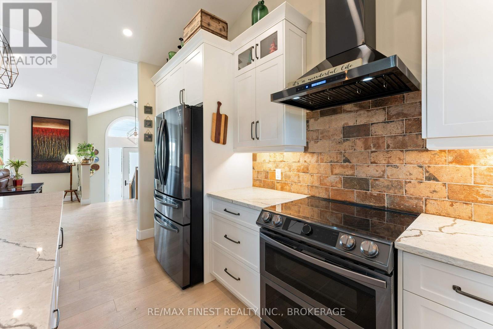 3266 Harrowsmith Road, Frontenac (Frontenac South), Ontario  K0H 1V0 - Photo 11 - X12362811