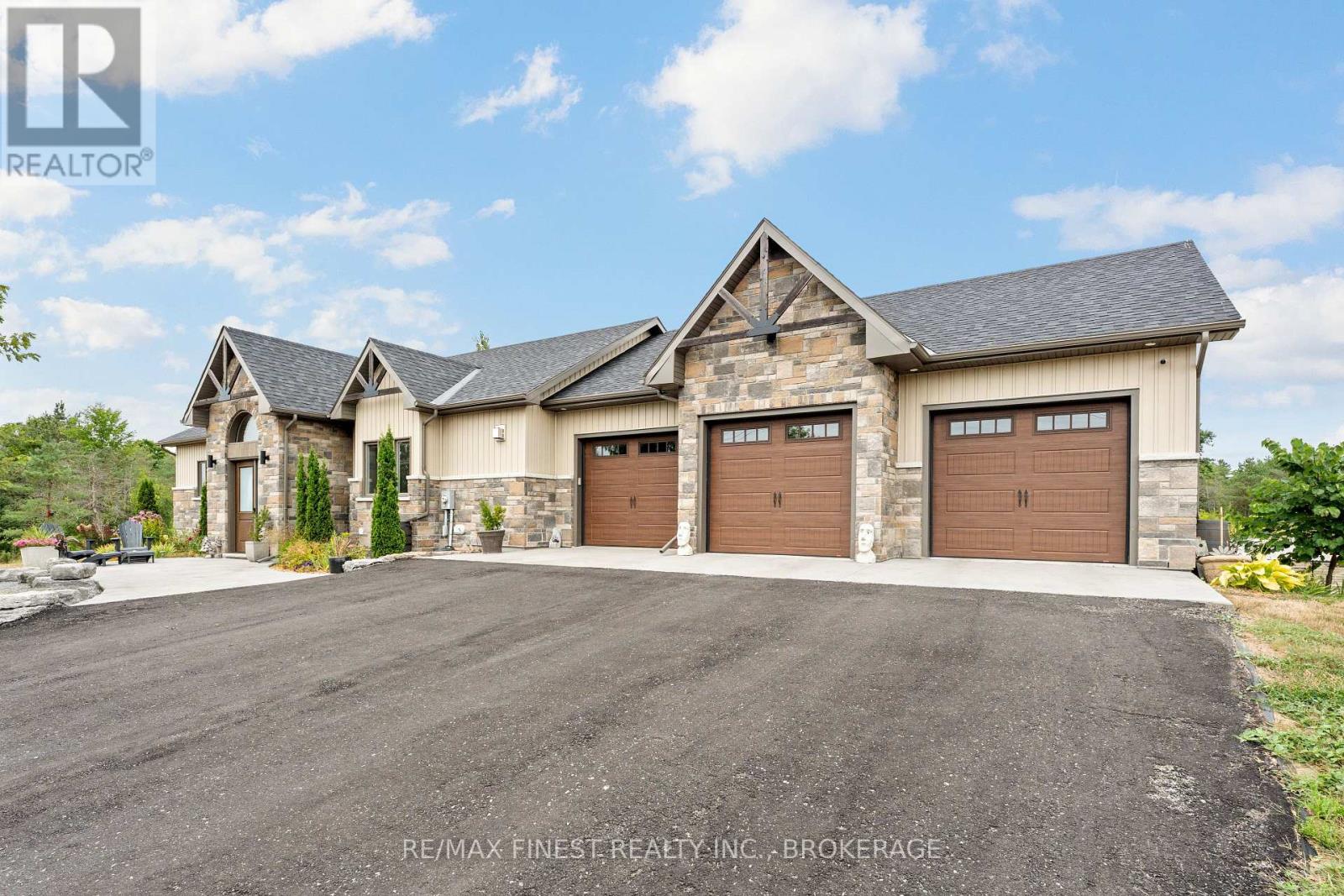 3266 Harrowsmith Road, Frontenac (Frontenac South), Ontario  K0H 1V0 - Photo 3 - X12362811