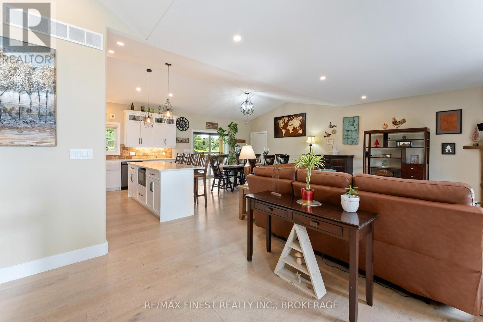3266 Harrowsmith Road, Frontenac (Frontenac South), Ontario  K0H 1V0 - Photo 6 - X12362811