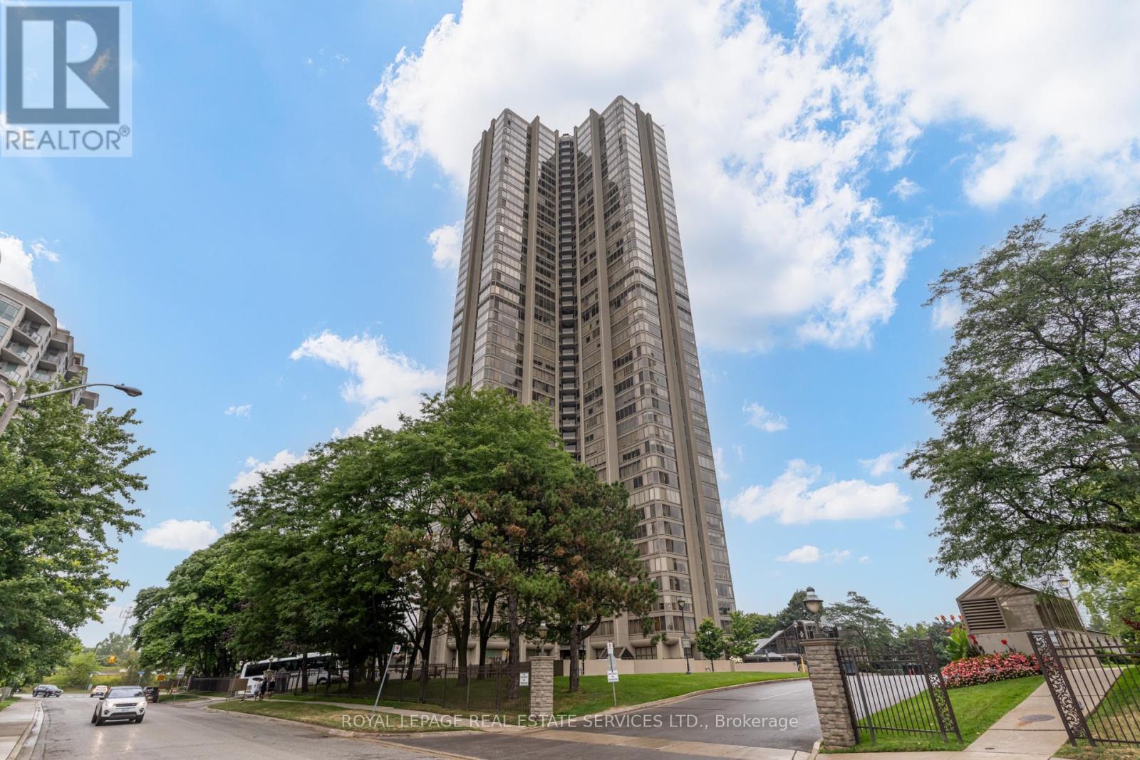 2410 - 2045 Lake Shore Boulevard W, Toronto (Mimico), Ontario  M8V 2Z6 - Photo 1 - W12362711