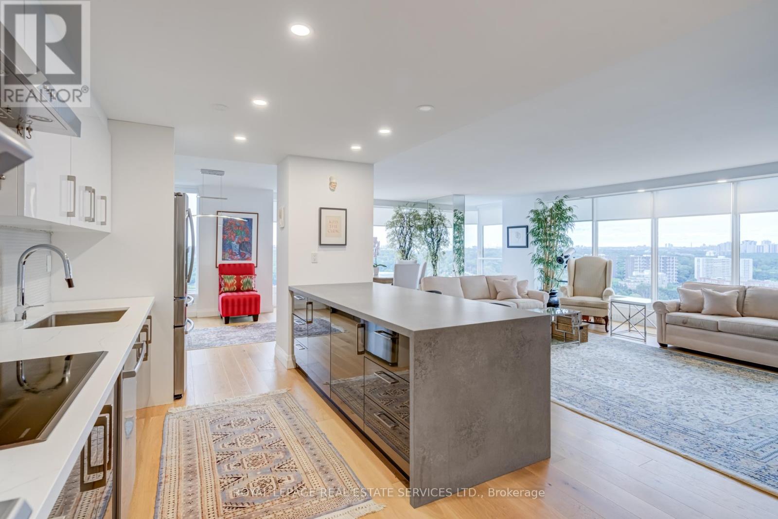 2410 - 2045 Lake Shore Boulevard W, Toronto (Mimico), Ontario  M8V 2Z6 - Photo 14 - W12362711
