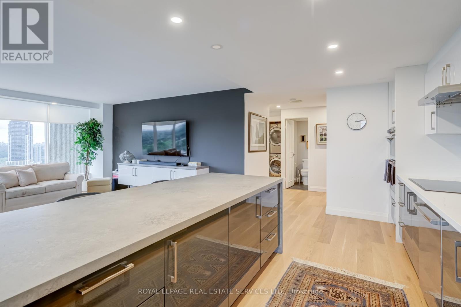 2410 - 2045 Lake Shore Boulevard W, Toronto (Mimico), Ontario  M8V 2Z6 - Photo 17 - W12362711