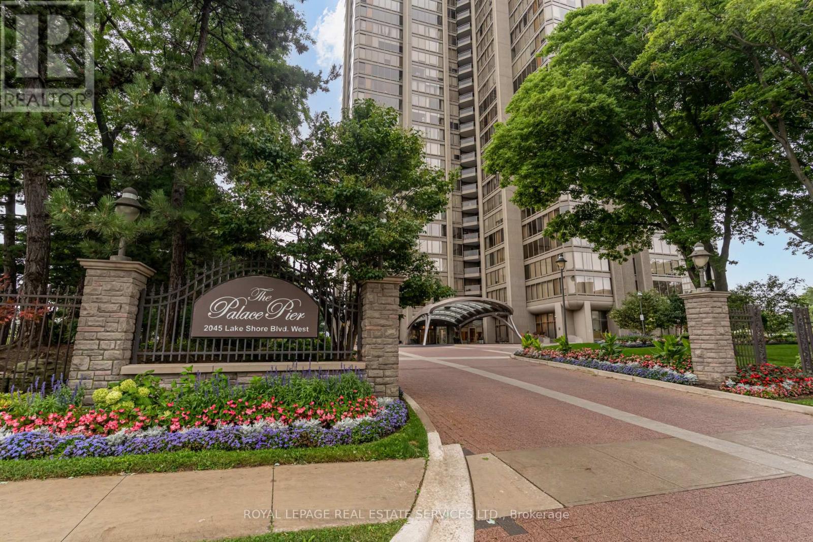 2410 - 2045 Lake Shore Boulevard W, Toronto (Mimico), Ontario  M8V 2Z6 - Photo 2 - W12362711