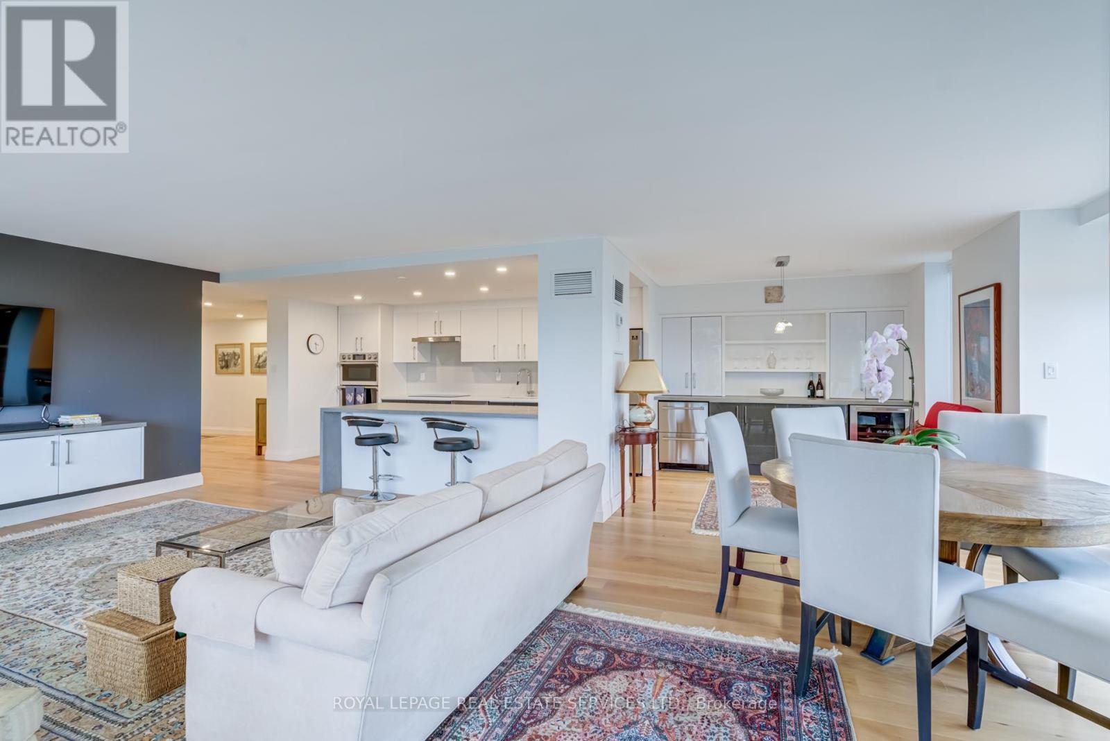 2410 - 2045 Lake Shore Boulevard W, Toronto (Mimico), Ontario  M8V 2Z6 - Photo 21 - W12362711