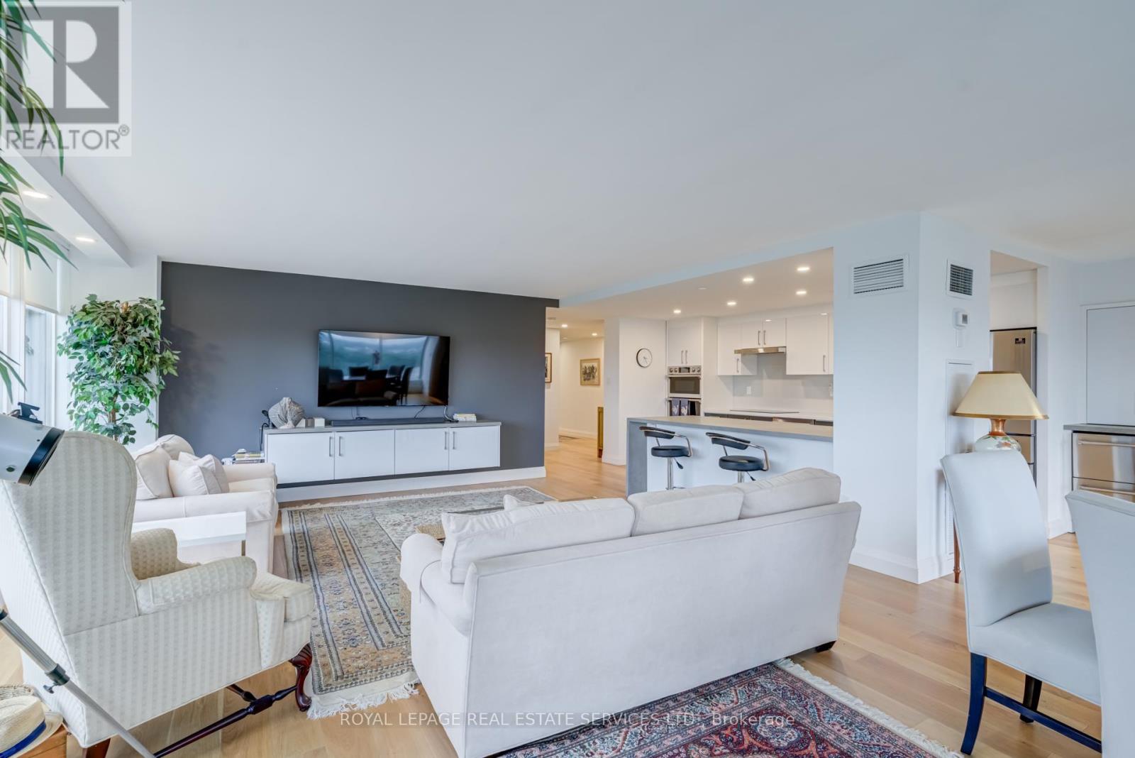 2410 - 2045 Lake Shore Boulevard W, Toronto (Mimico), Ontario  M8V 2Z6 - Photo 22 - W12362711