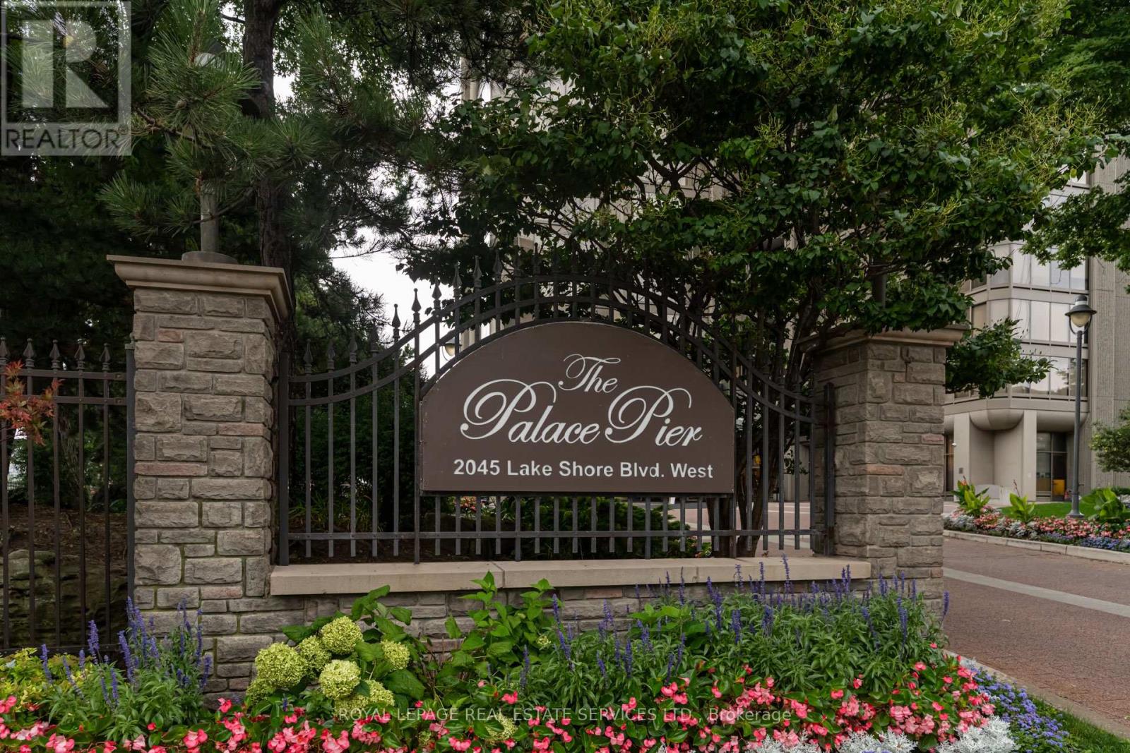 2410 - 2045 Lake Shore Boulevard W, Toronto (Mimico), Ontario  M8V 2Z6 - Photo 3 - W12362711