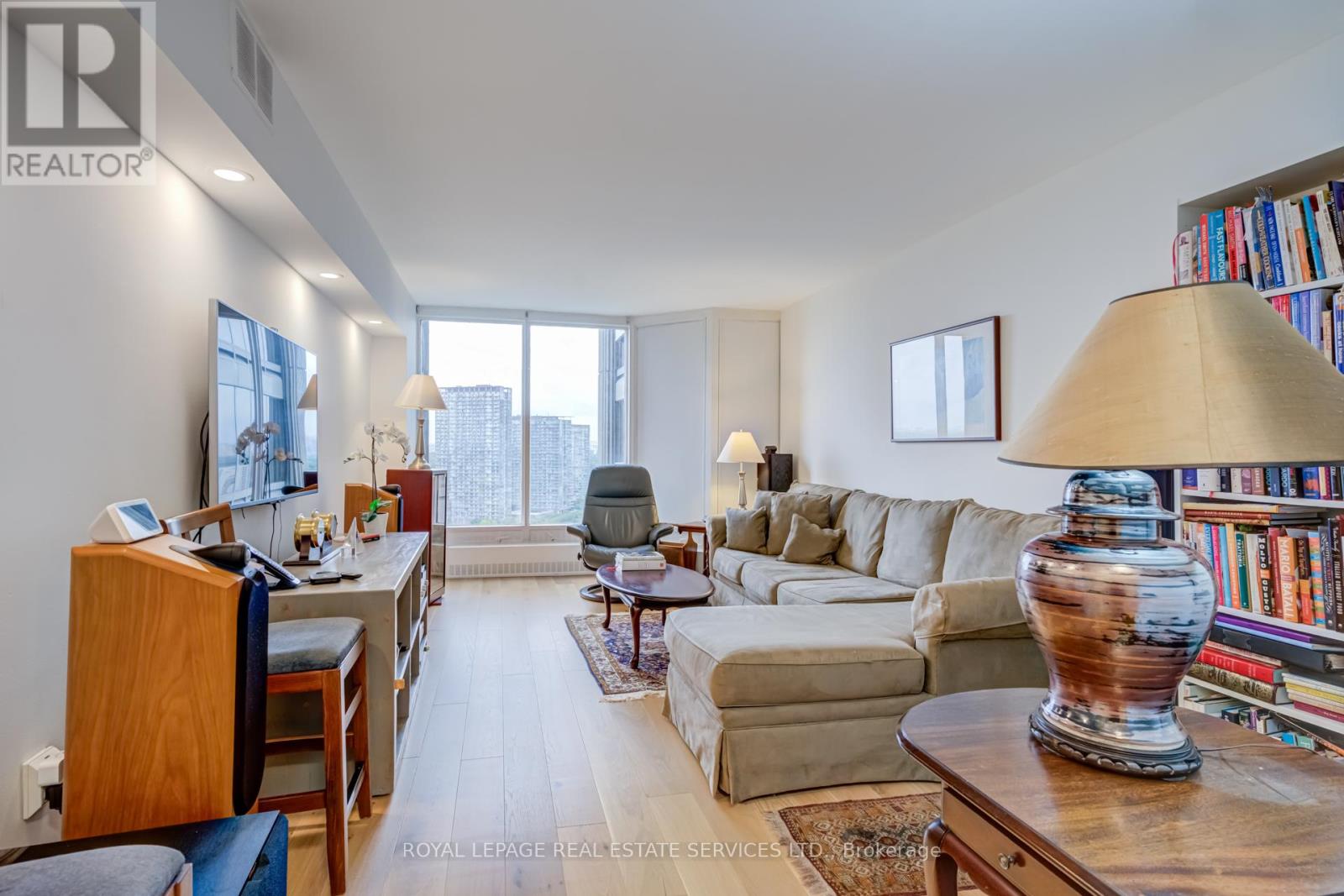 2410 - 2045 Lake Shore Boulevard W, Toronto (Mimico), Ontario  M8V 2Z6 - Photo 30 - W12362711
