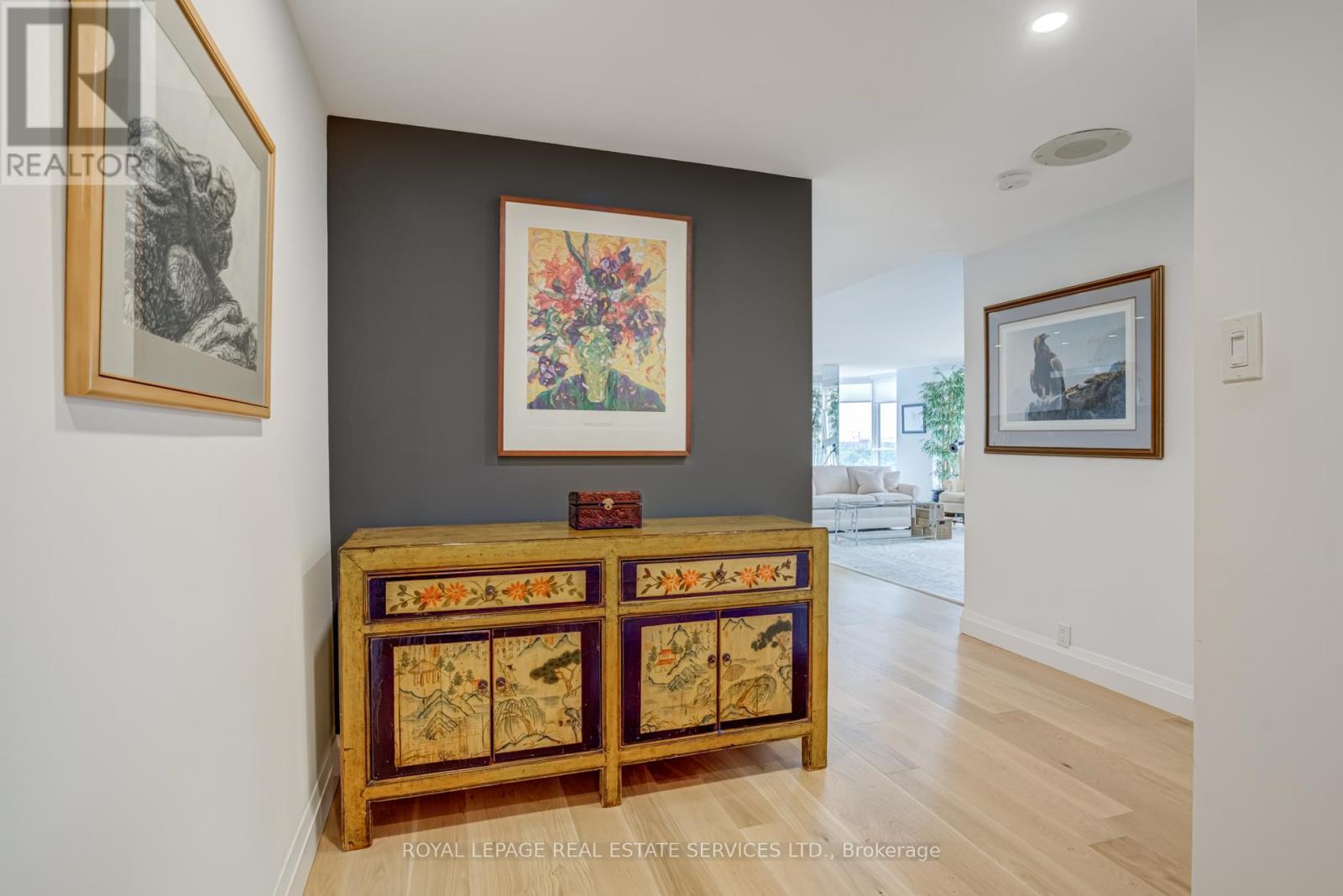 2410 - 2045 Lake Shore Boulevard W, Toronto (Mimico), Ontario  M8V 2Z6 - Photo 8 - W12362711