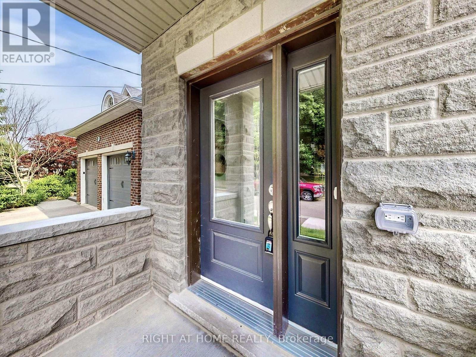 Property at 197 WYNDHAM STREET image 3