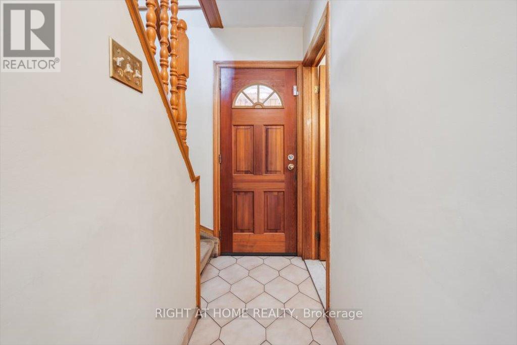 133 Prince Charles Drive, Oakville, Ontario  L6K 2E1 - Photo 10 - W12362740