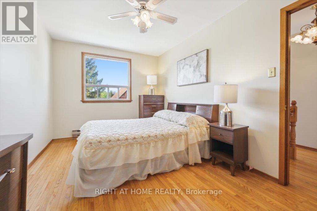 133 Prince Charles Drive, Oakville, Ontario  L6K 2E1 - Photo 13 - W12362740