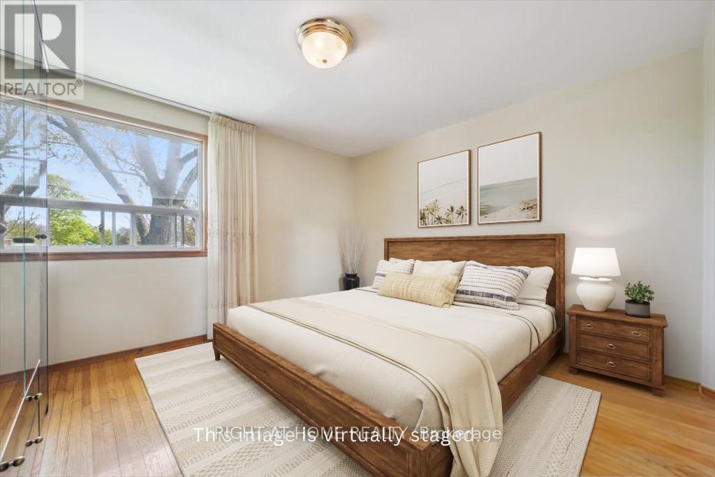 133 Prince Charles Drive, Oakville, Ontario  L6K 2E1 - Photo 14 - W12362740