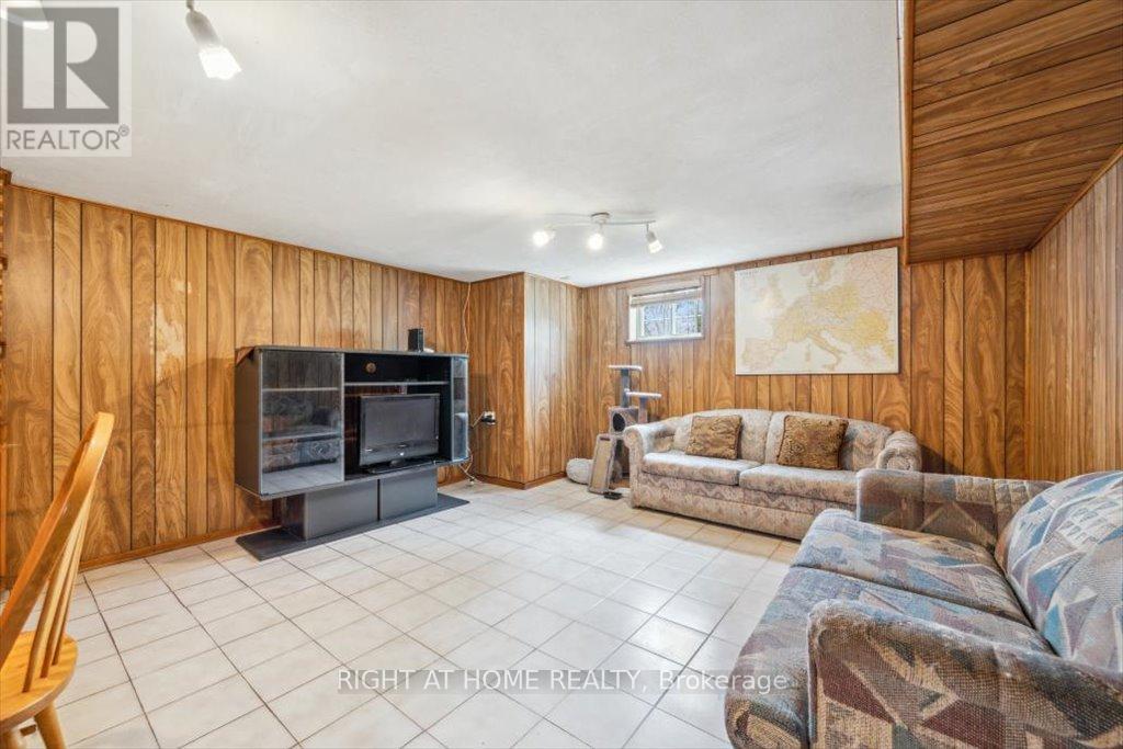 133 Prince Charles Drive, Oakville, Ontario  L6K 2E1 - Photo 17 - W12362740