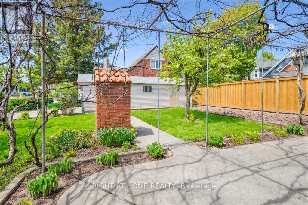 133 Prince Charles Drive, Oakville, Ontario  L6K 2E1 - Photo 24 - W12362740