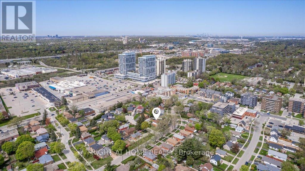 133 Prince Charles Drive, Oakville, Ontario  L6K 2E1 - Photo 29 - W12362740