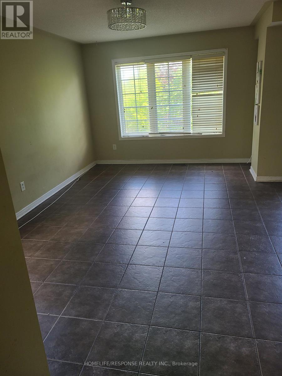 141 Rockgarden Trail, Brampton (Sandringham-Wellington), Ontario  L6R 3N2 - Photo 3 - W12362743