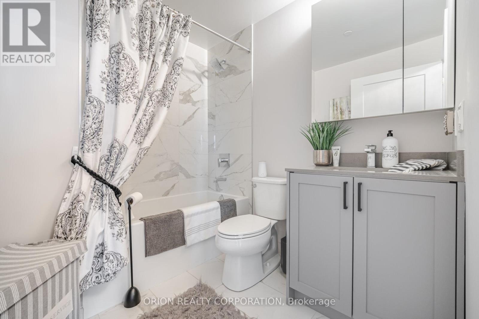 303 - 100 Eagle Rock Way, Vaughan, Ontario  L6A 5B9 - Photo 16 - N12268047