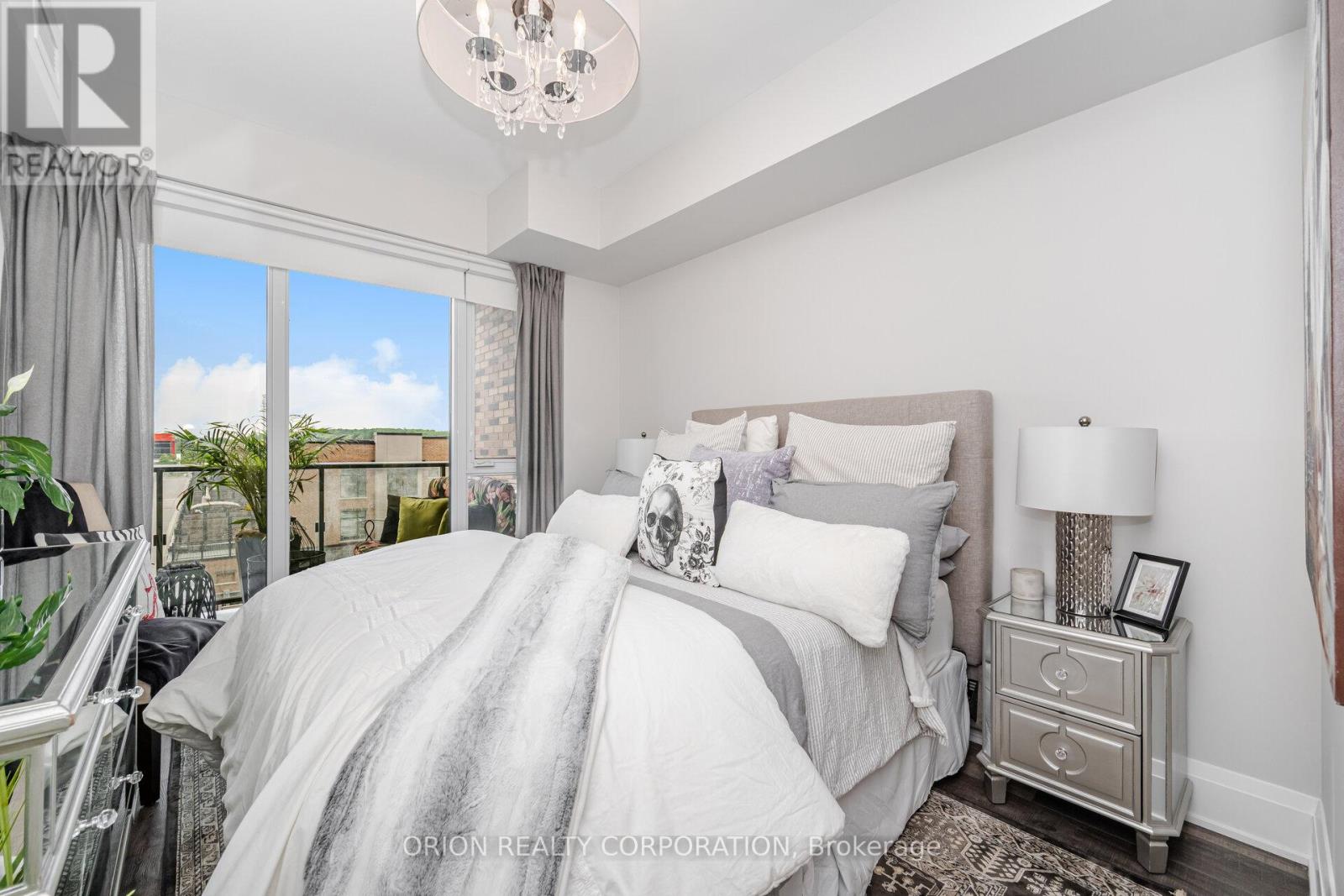 303 - 100 Eagle Rock Way, Vaughan, Ontario  L6A 5B9 - Photo 10 - N12268047