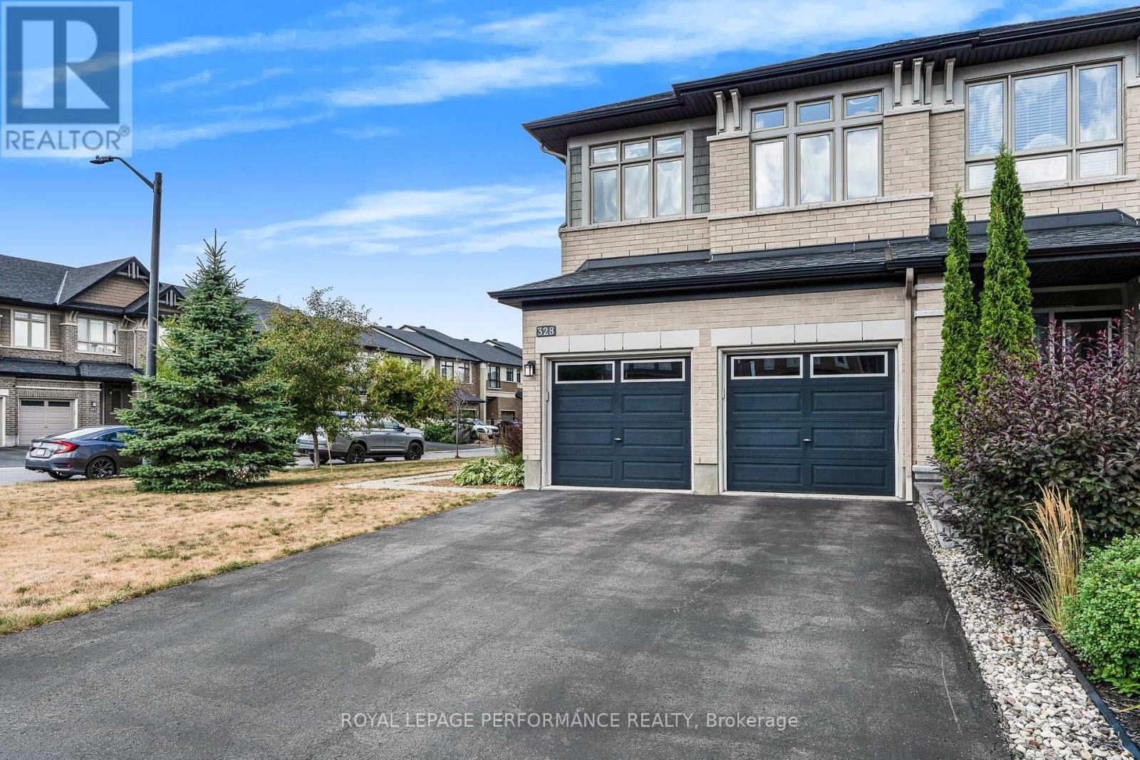 Property at 328 BALLINVILLE CIRCLE image 2