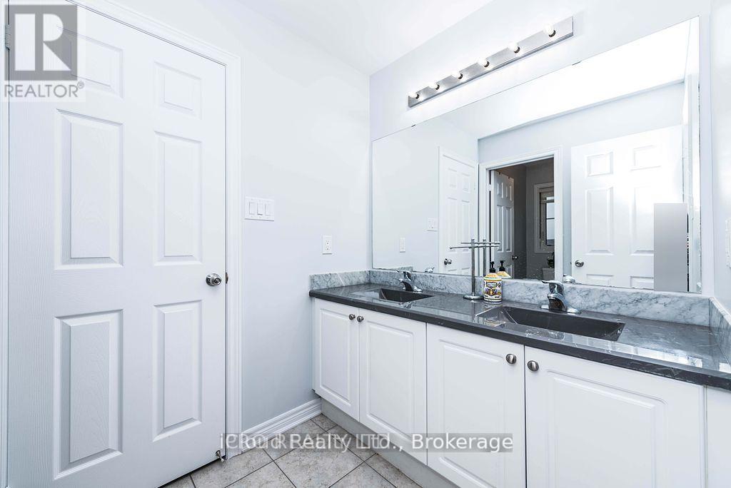 27 Tysonville Circle, Brampton, Ontario  L7A 4A6 - Photo 35 - W12362589