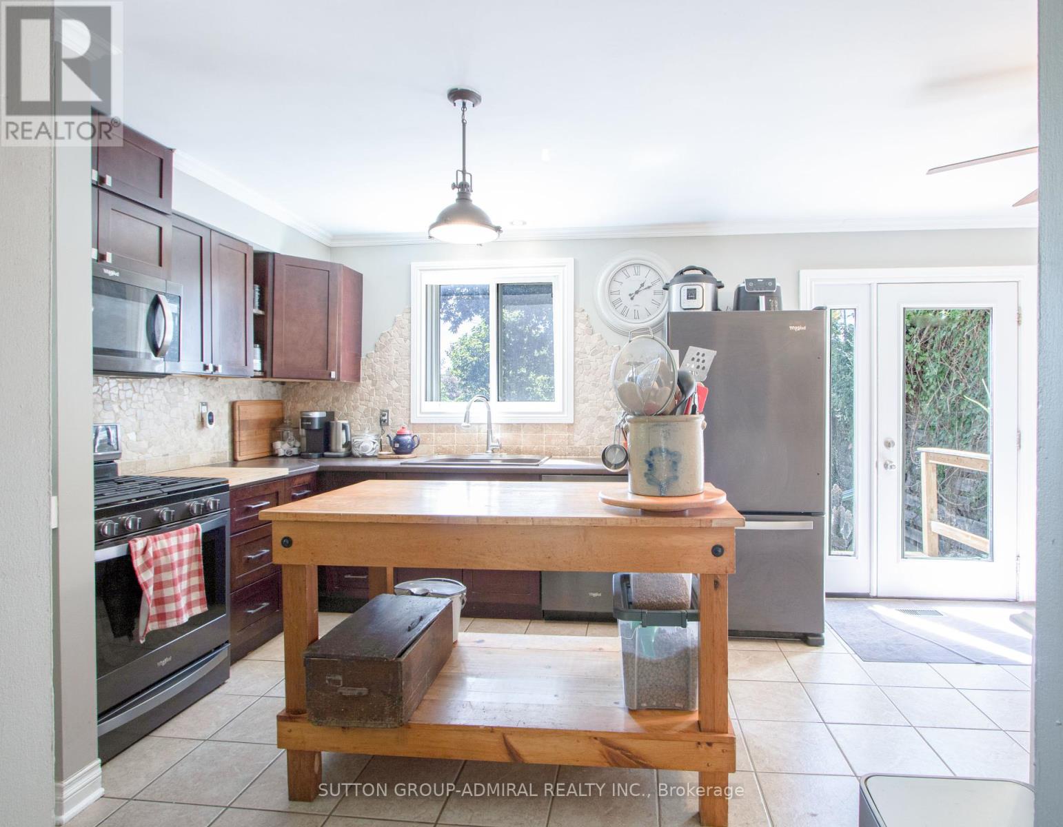 59 Breckenridge Crescent, London South, Ontario  N6E 1H6 - Photo 6 - X12362694