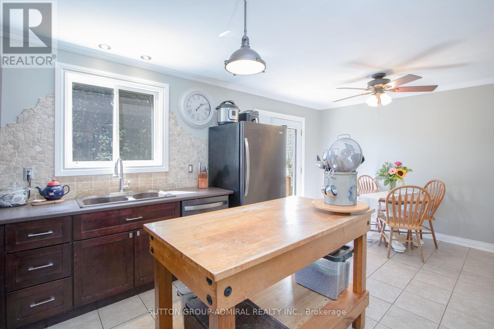 59 Breckenridge Crescent, London South, Ontario  N6E 1H6 - Photo 7 - X12362694