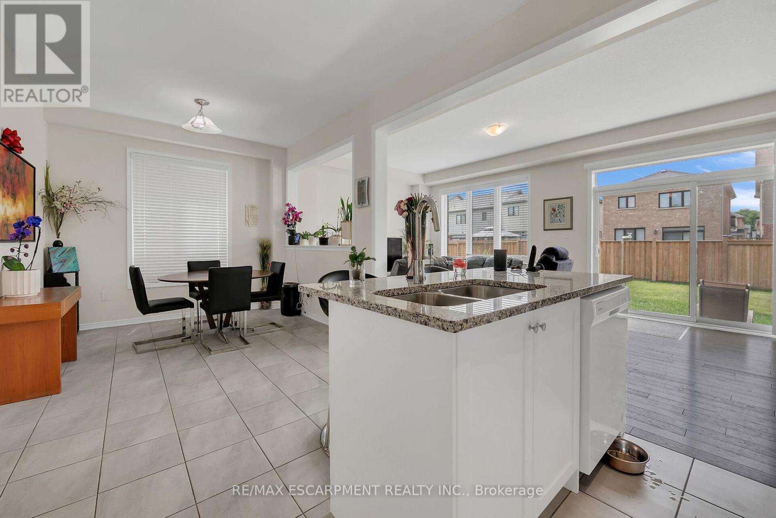 57 Queen Mary Boulevard, Hamilton, Ontario  L8J 0M4 - Photo 10 - X12362770