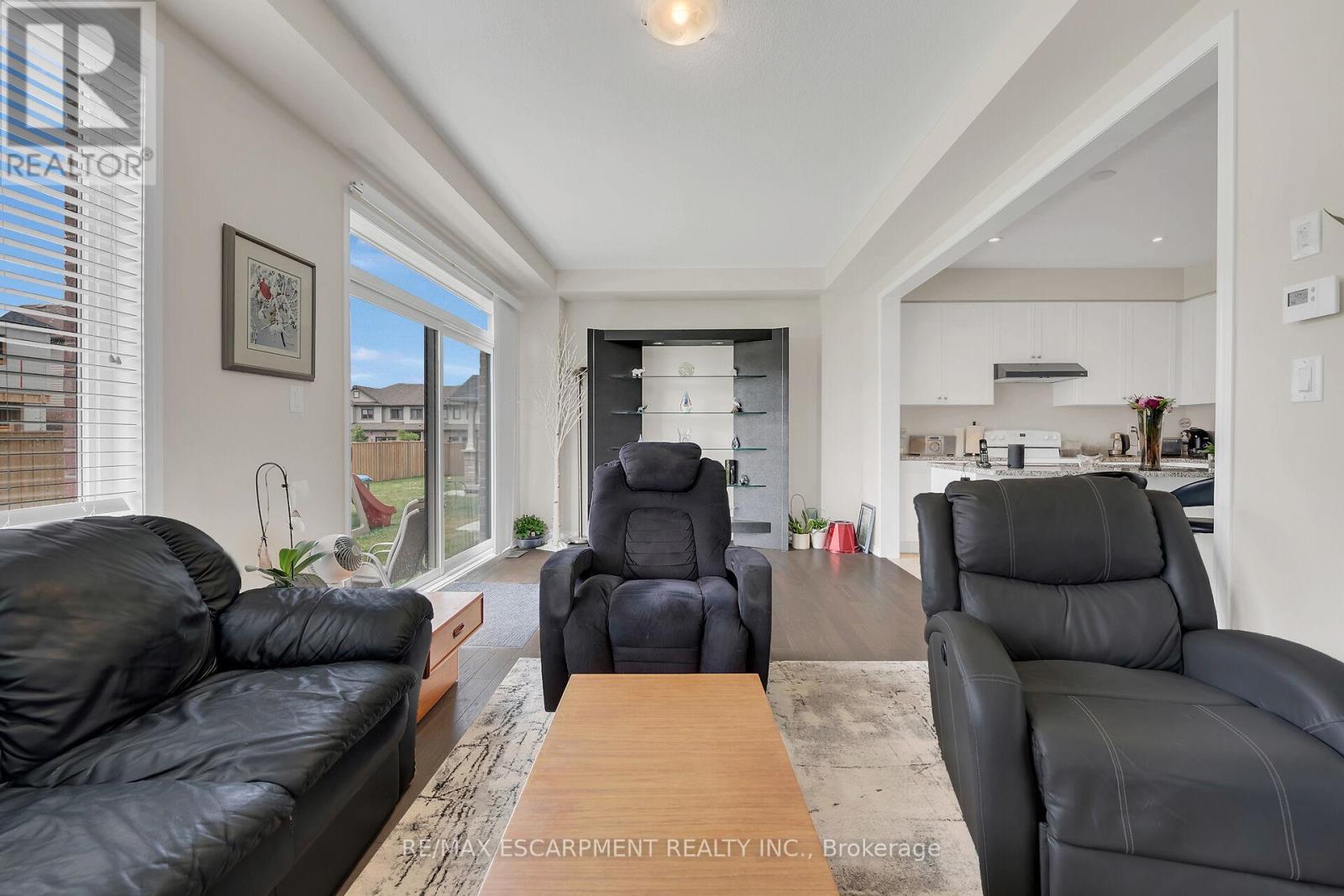 57 Queen Mary Boulevard, Hamilton, Ontario  L8J 0M4 - Photo 18 - X12362770