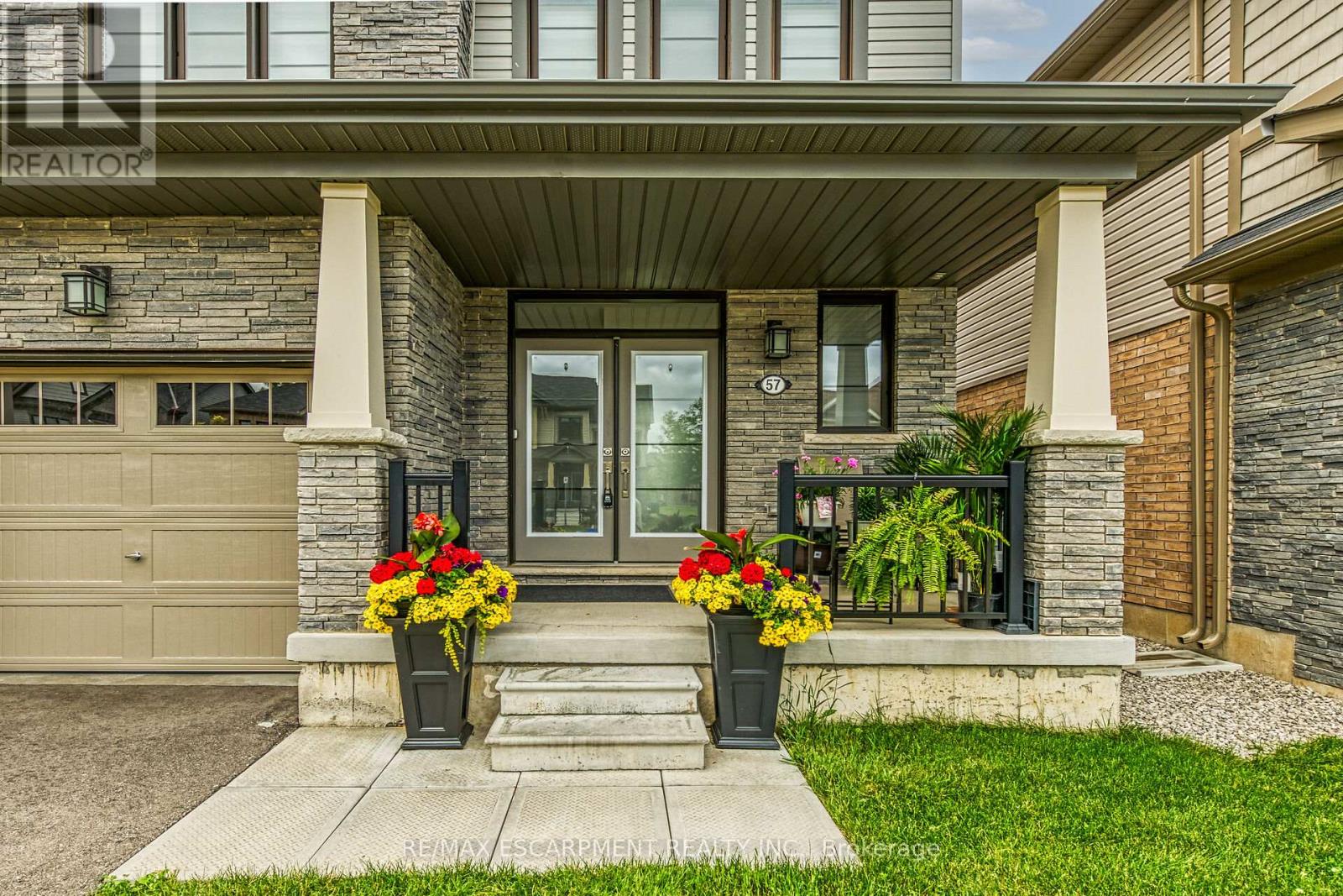 57 Queen Mary Boulevard, Hamilton, Ontario  L8J 0M4 - Photo 5 - X12362770