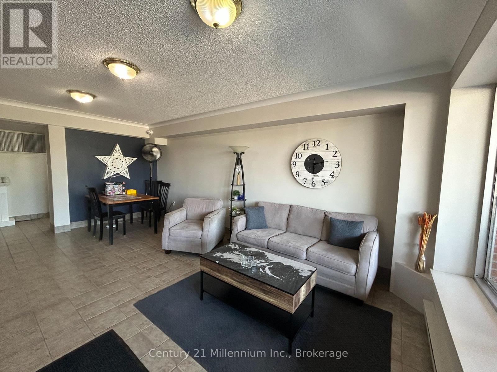 202 - 460 Ontario Street, Collingwood, Ontario  L9Y 4E5 - Photo 3 - S12362809