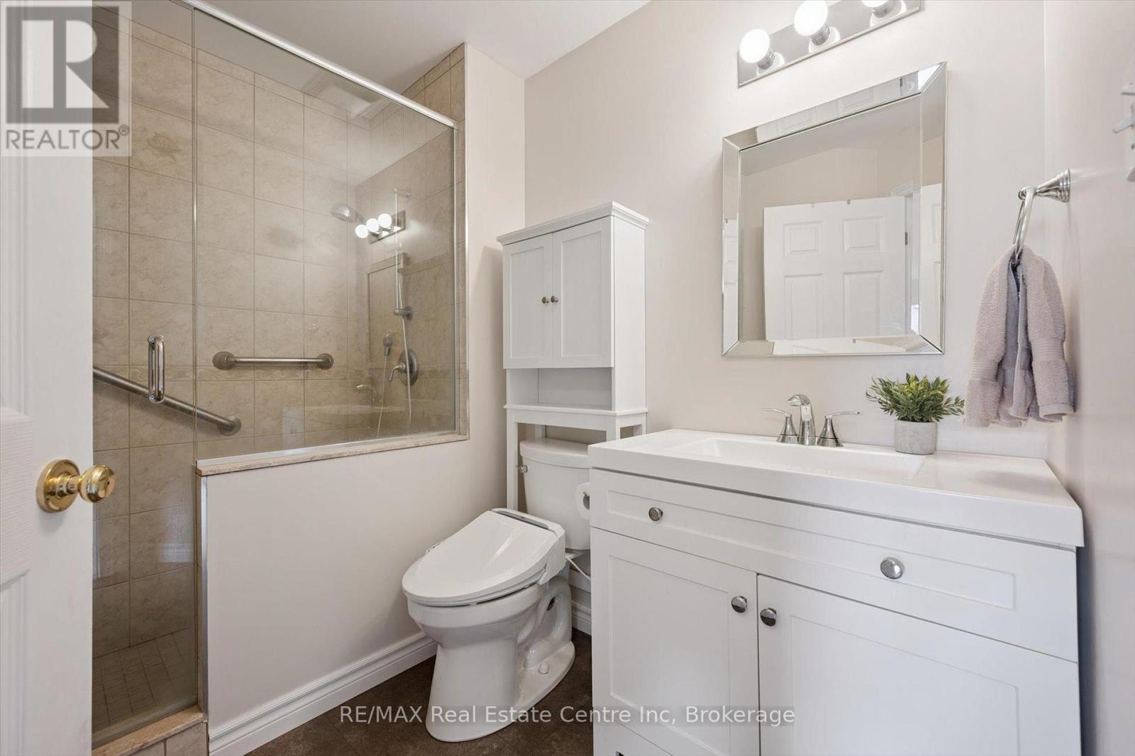 98 Schroder Crescent, Guelph, Ontario  N1E 7B4 - Photo 15 - X12362828
