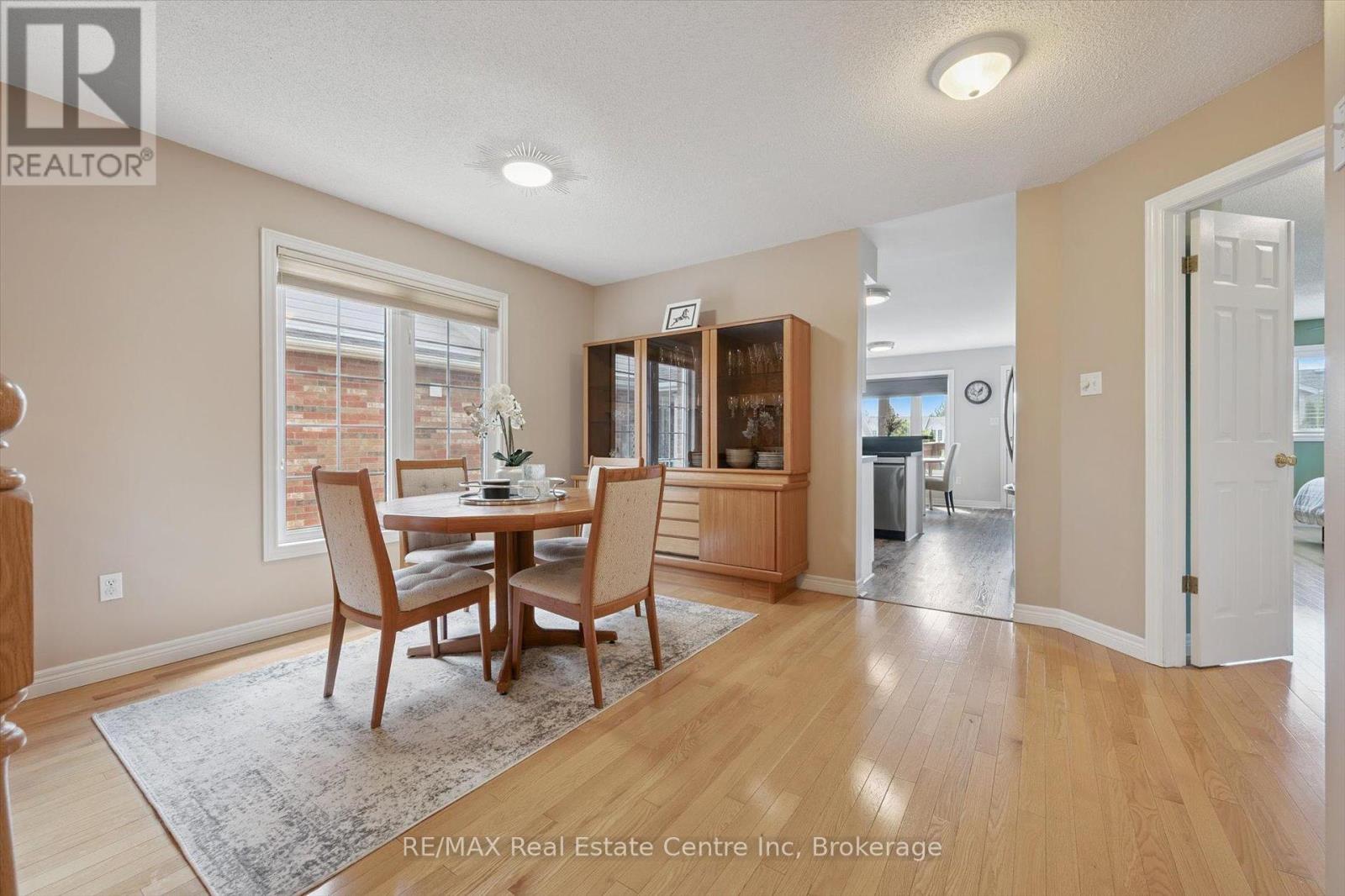 Property at 98 SCHRODER CRESCENT image 5