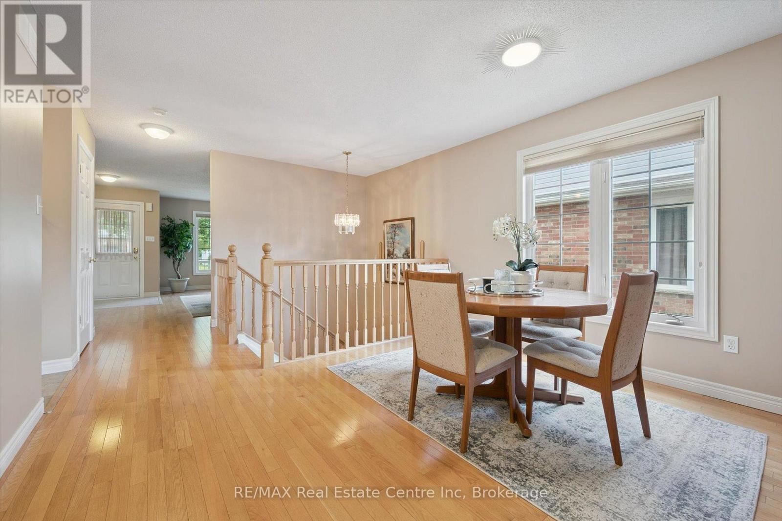 98 Schroder Crescent, Guelph, Ontario  N1E 7B4 - Photo 6 - X12362828