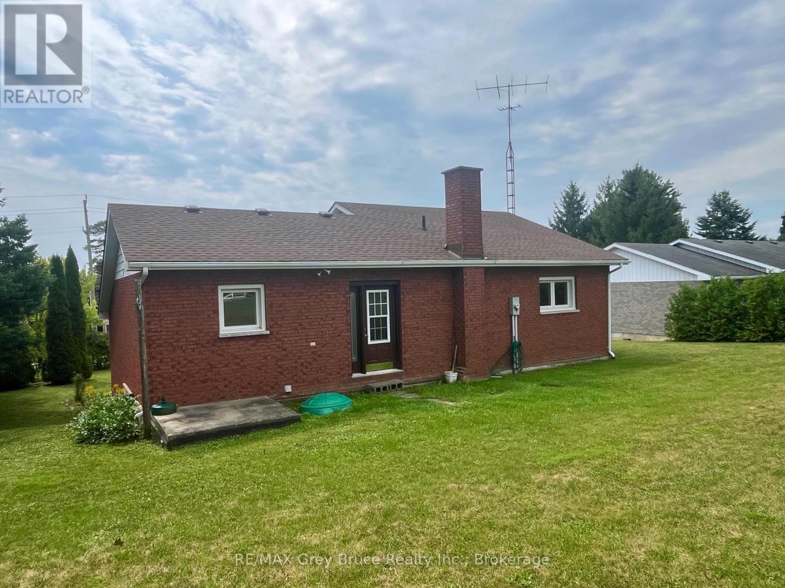 82 Brook Street W, Arran-Elderslie, Ontario  N0H 2N0 - Photo 25 - X12362858