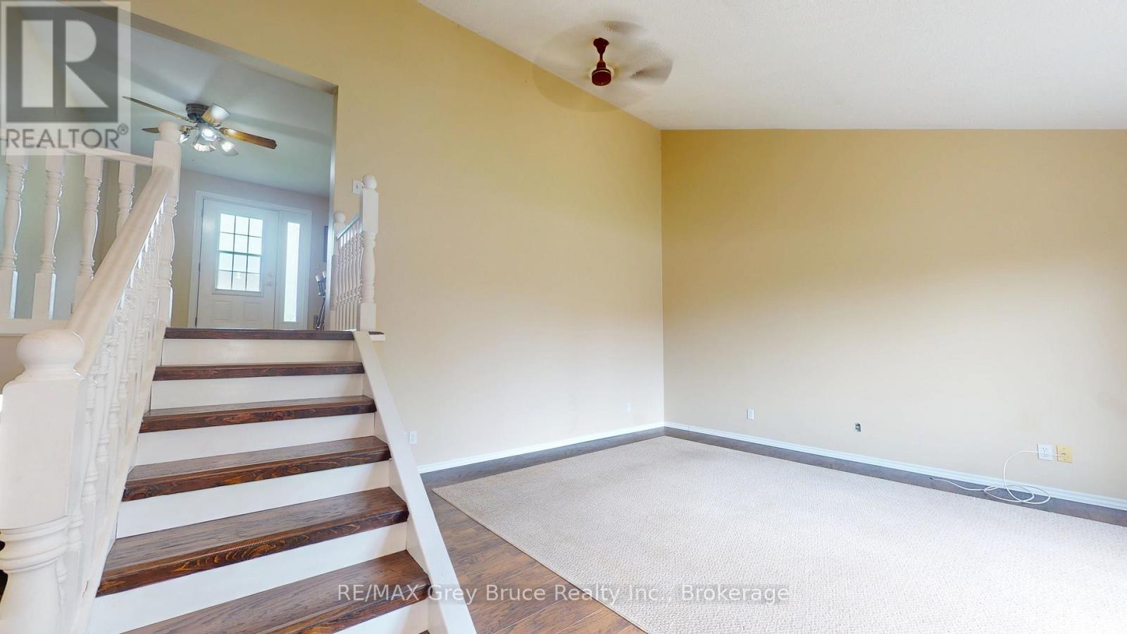 82 Brook Street W, Arran-Elderslie, Ontario  N0H 2N0 - Photo 4 - X12362858