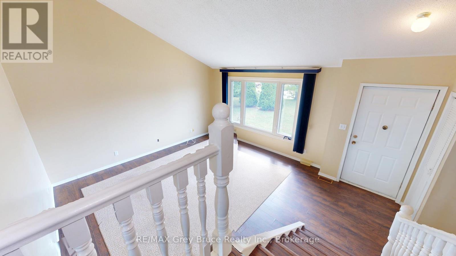 82 Brook Street W, Arran-Elderslie, Ontario  N0H 2N0 - Photo 7 - X12362858