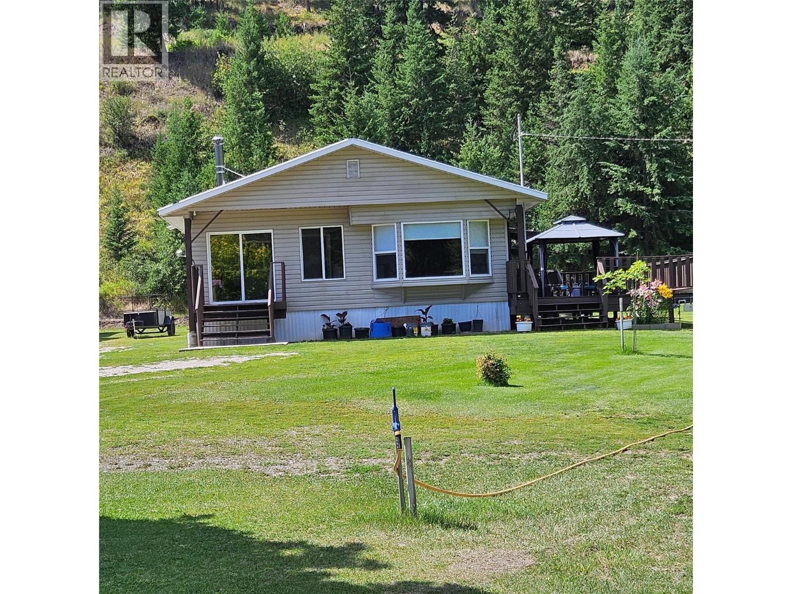 2908 Wetaskiwin Road, falkland, British Columbia