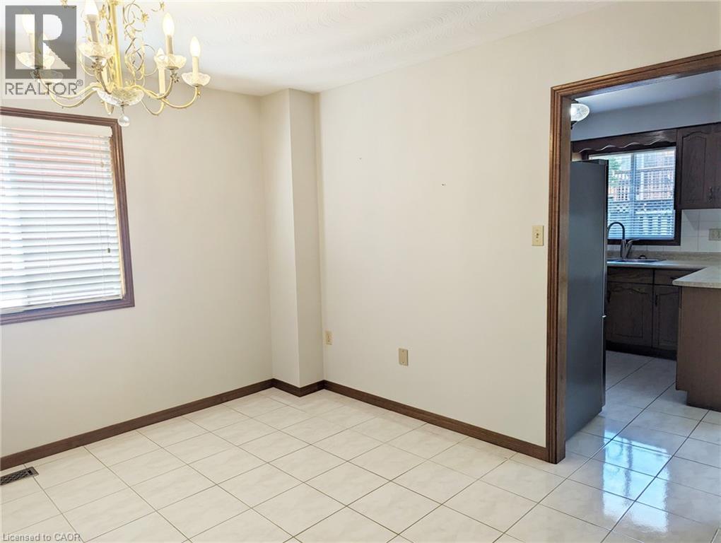 47 Republic Avenue, Hamilton, Ontario  L9B 2G6 - Photo 10 - 40762984