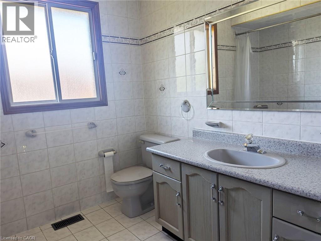 47 Republic Avenue, Hamilton, Ontario  L9B 2G6 - Photo 16 - 40762984