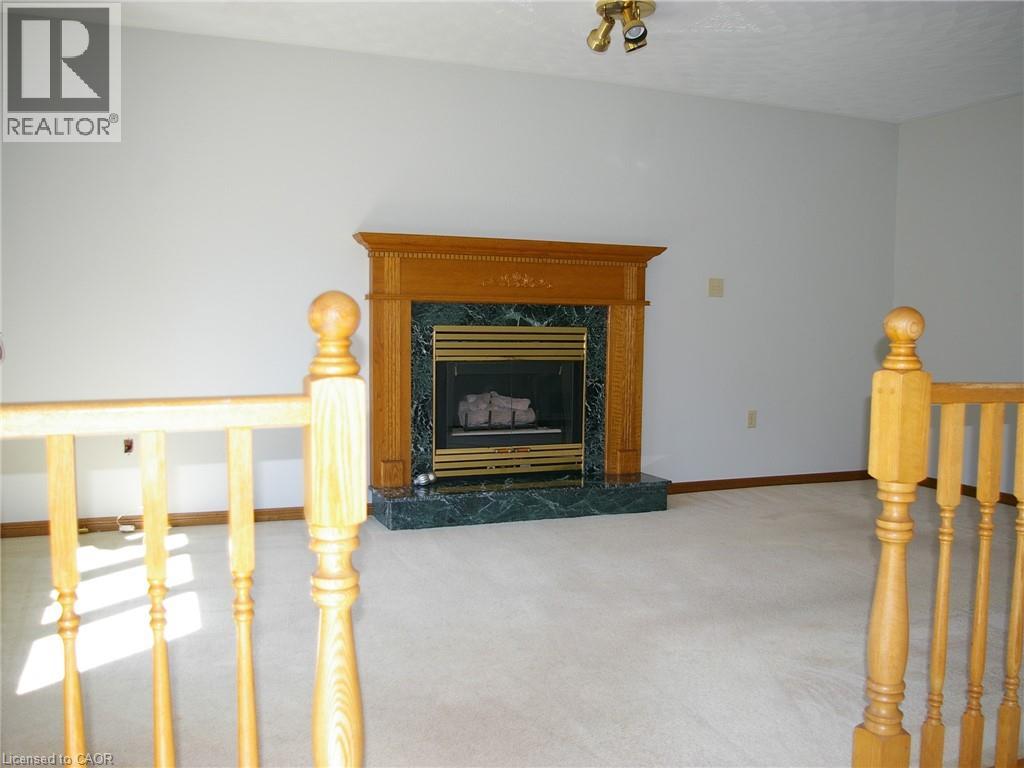 47 Republic Avenue, Hamilton, Ontario  L9B 2G6 - Photo 4 - 40762984