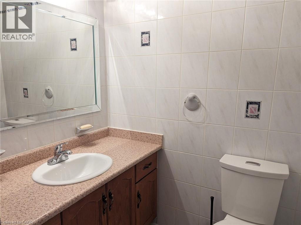 47 Republic Avenue, Hamilton, Ontario  L9B 2G6 - Photo 12 - 40762984