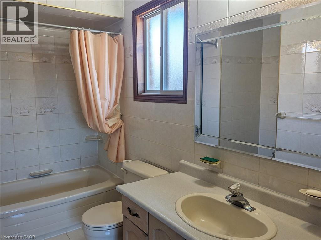 47 Republic Avenue, Hamilton, Ontario  L9B 2G6 - Photo 15 - 40762984