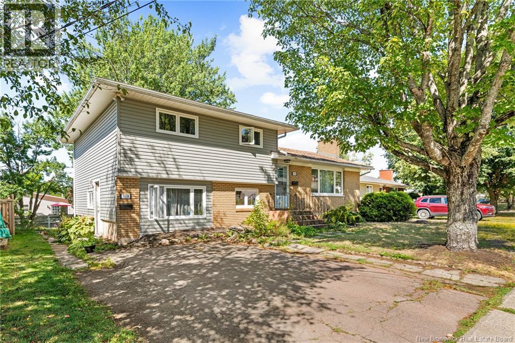 116-118 Brentwood, Moncton, New Brunswick  E1E 1N1 - Photo 1 - NB123078