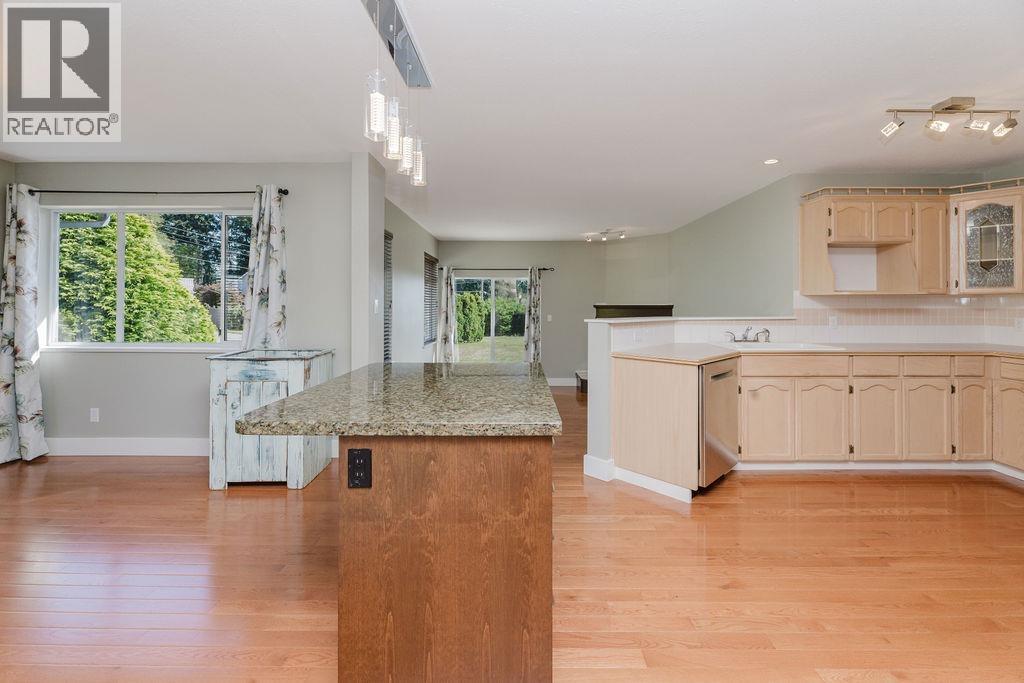 1551 Islandview Drive, Gibsons, British Columbia  V0N 1V5 - Photo 9 - R3040052