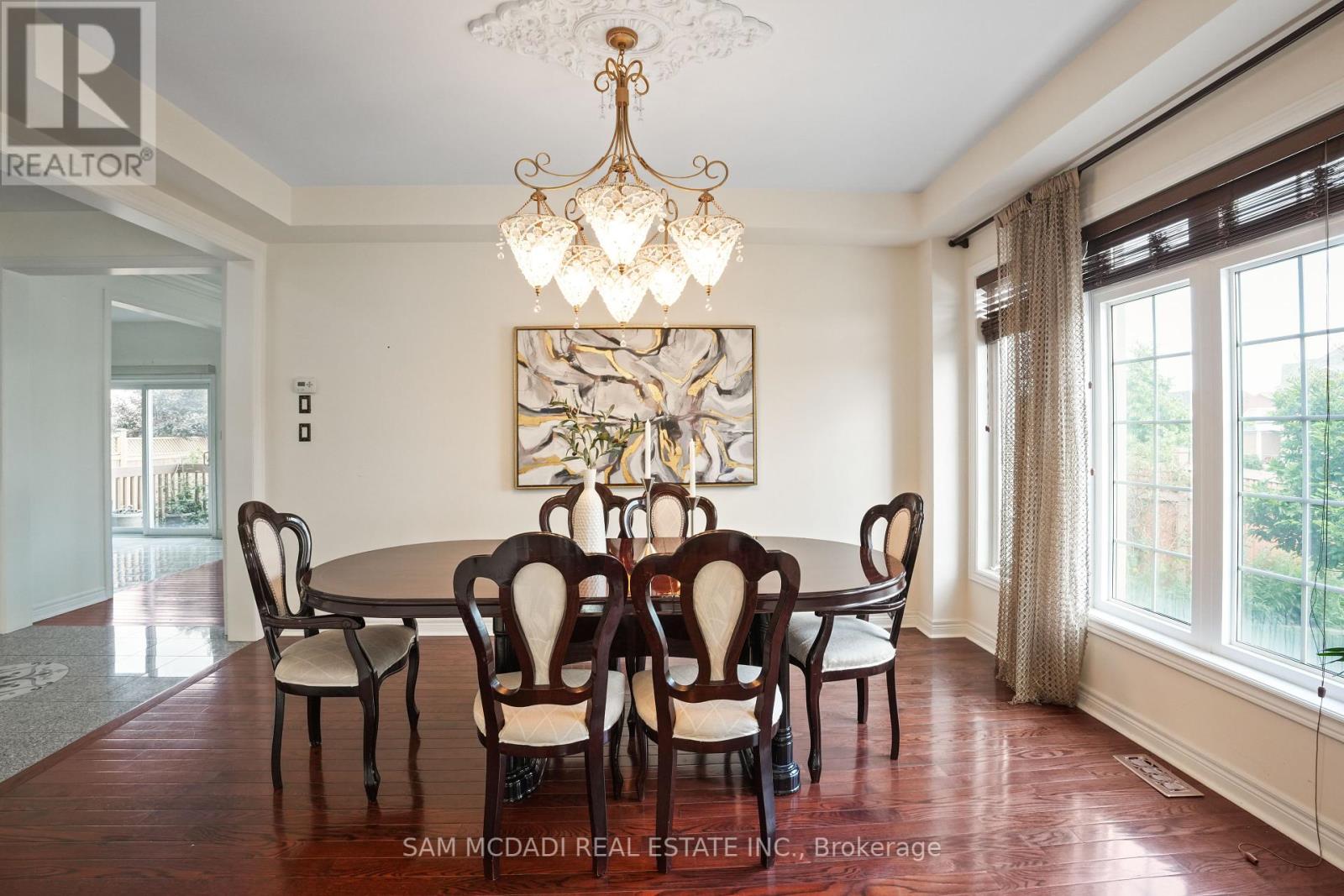 5499 Doctor Peddle Crescent, Mississauga, Ontario  L5M 0K7 - Photo 10 - W12280443