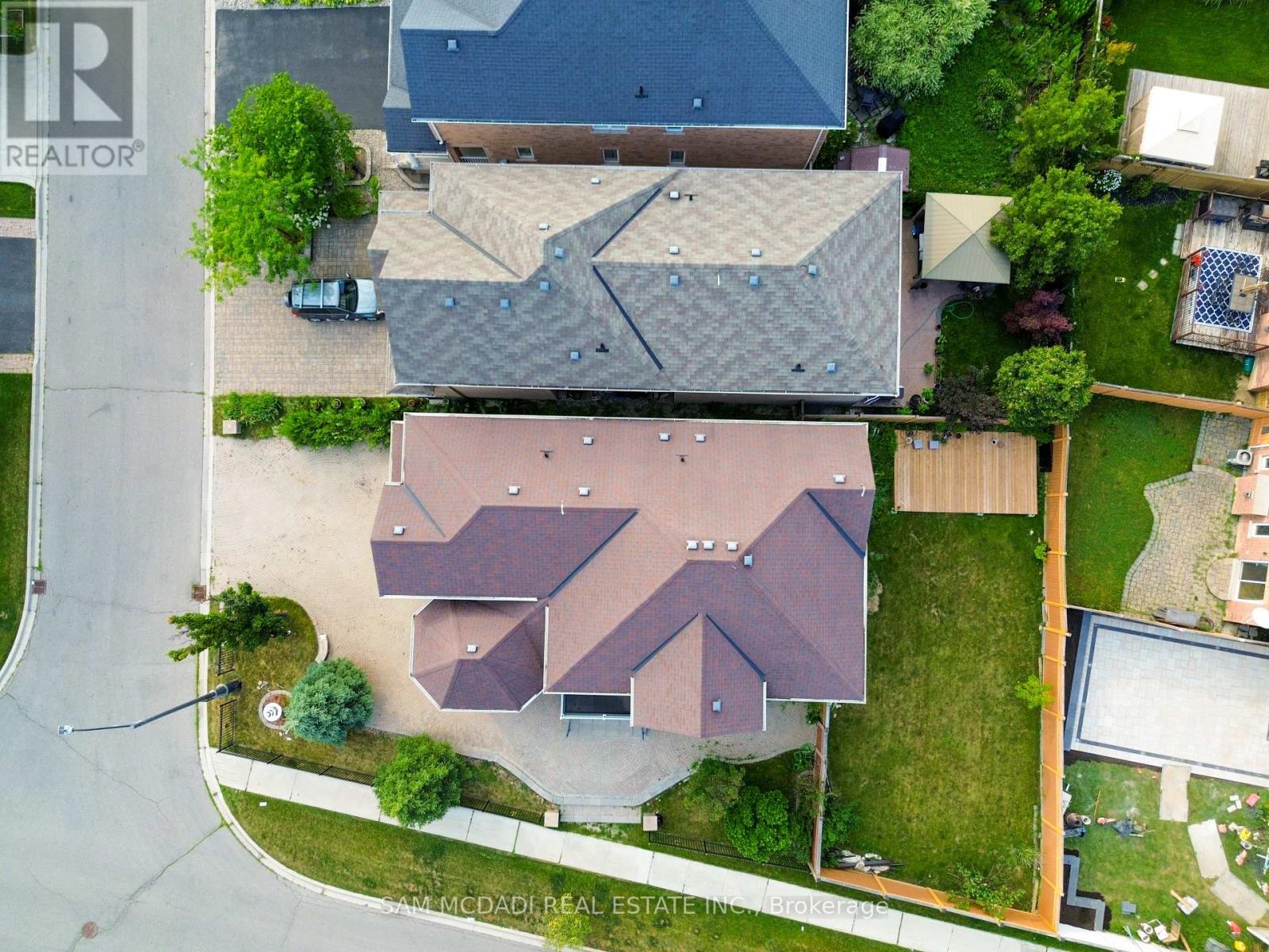 5499 Doctor Peddle Crescent, Mississauga, Ontario  L5M 0K7 - Photo 44 - W12280443