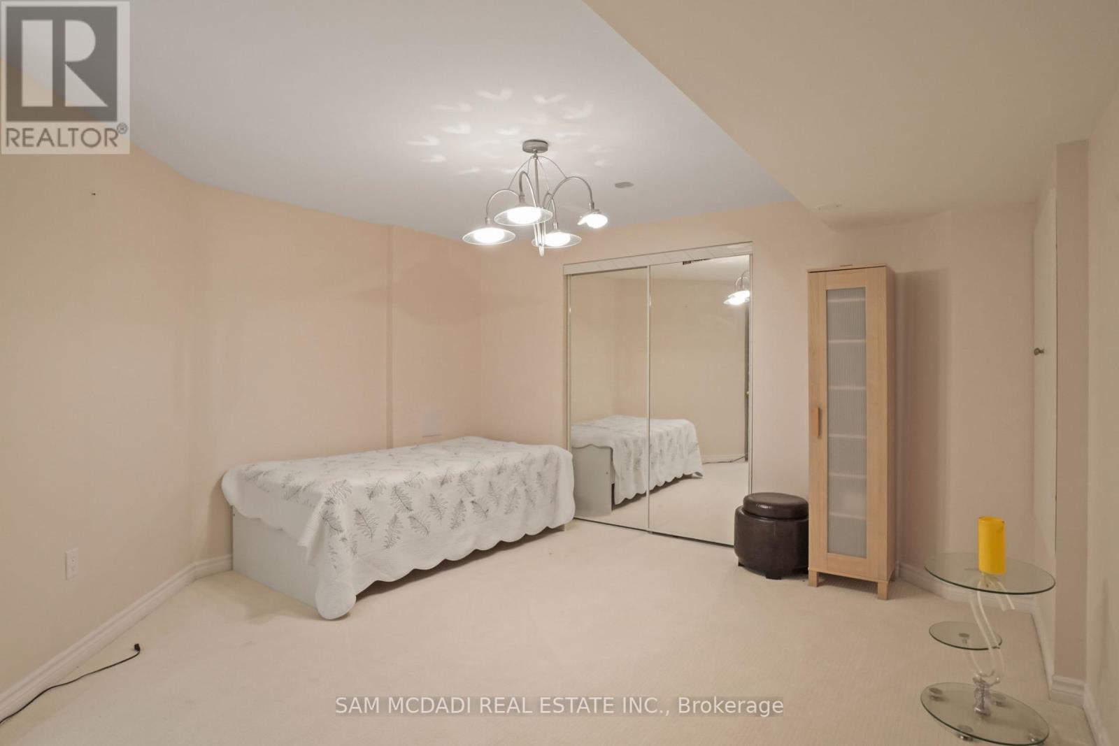 5499 Doctor Peddle Crescent, Mississauga, Ontario  L5M 0K7 - Photo 37 - W12280443
