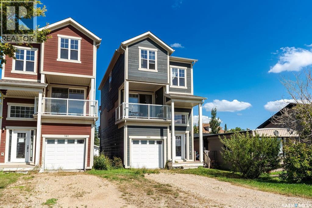 709 Railway Avenue, Wilcox, Saskatchewan  S0G 5E0 - Photo 1 - SK016539