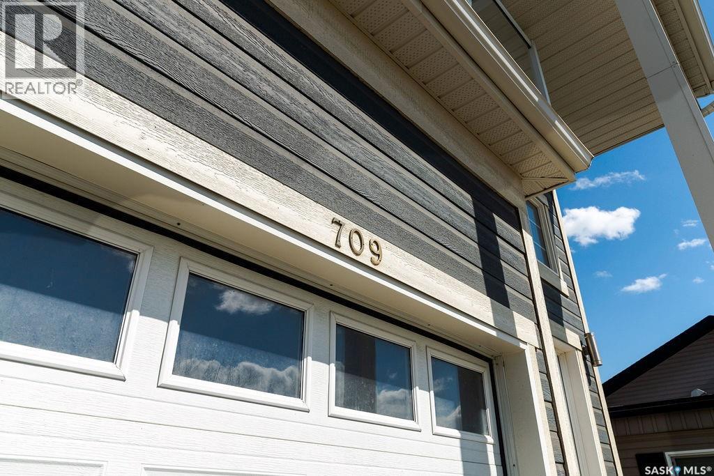 709 Railway Avenue, Wilcox, Saskatchewan  S0G 5E0 - Photo 2 - SK016539