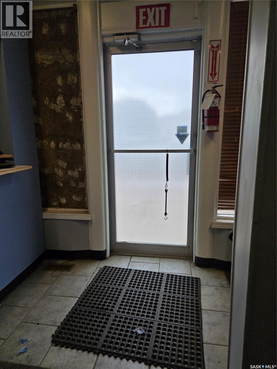 2806 Dewdney Avenue, Regina, Saskatchewan  S4T 0X8 - Photo 3 - SK016534
